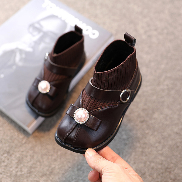 Vaikiški batai kojinių tipo su sagtimi ir perlais