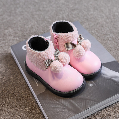 Детски боти с пух и панделка подходящи за момичета