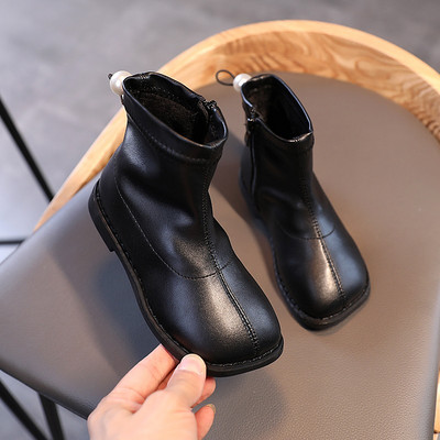 Детски кожени боти с равна подметка и цип