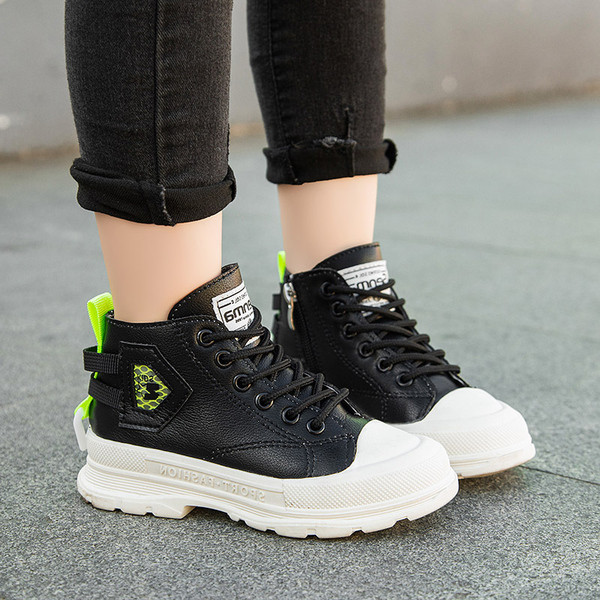 Детски боти  от еко кожа с  връзки 