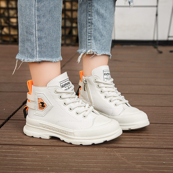 Детски боти  от еко кожа с  връзки 