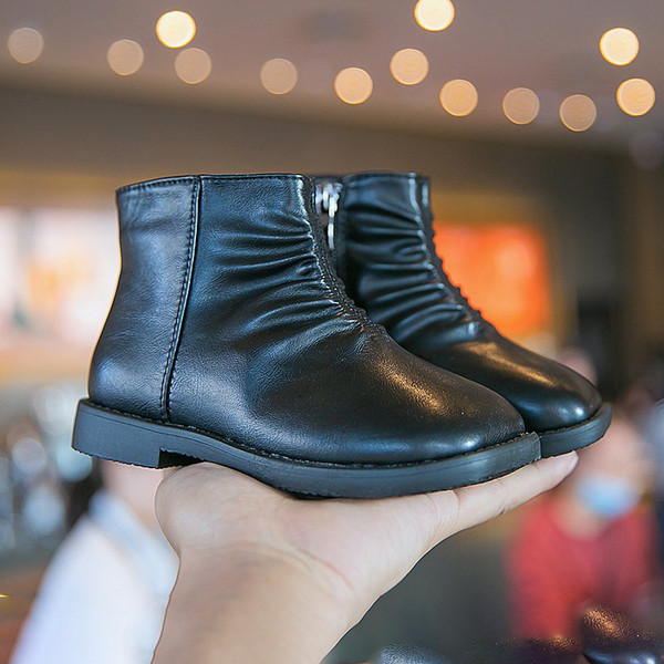 Модерни детски кожени боти с цип за момичета