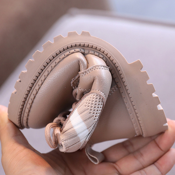 Детски боти от еко кожа с груба подметка - тип чорап