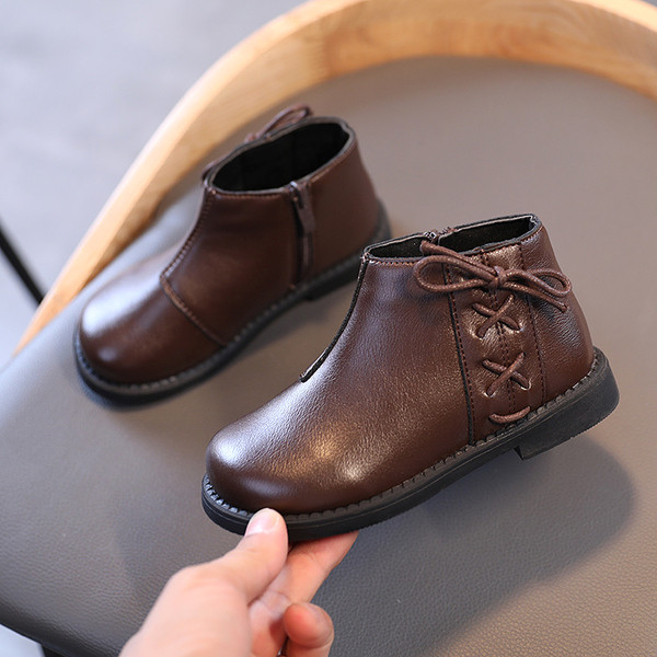 Кожени детски боти с връзки и равна подметка в три цвята