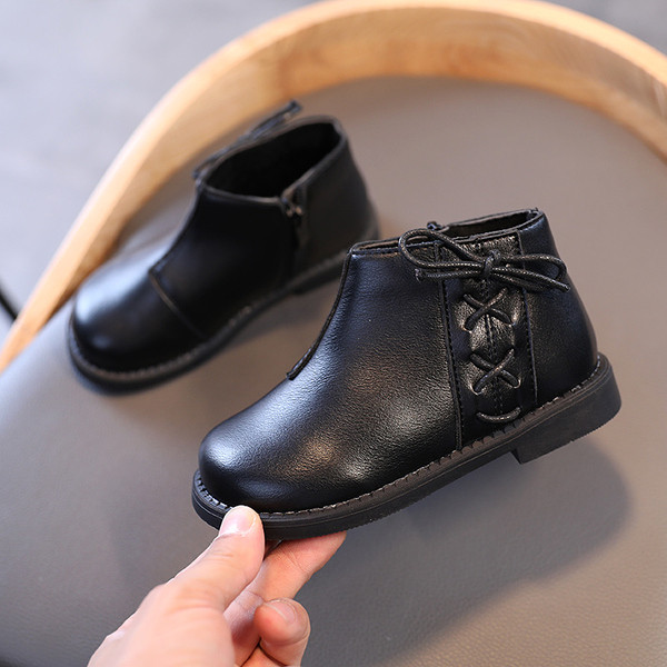 Кожени детски боти с връзки и равна подметка в три цвята