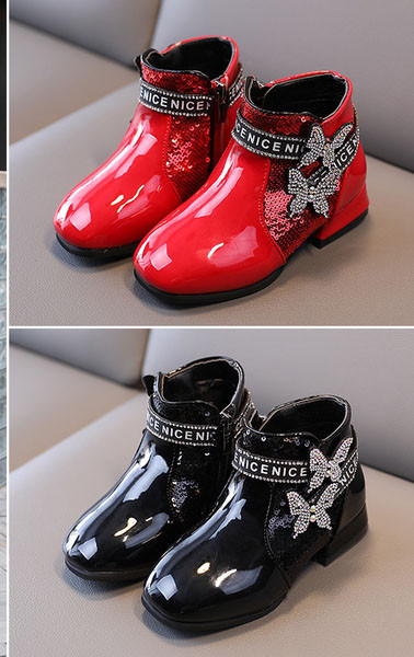 Актуални детски боти с камъни за момичета