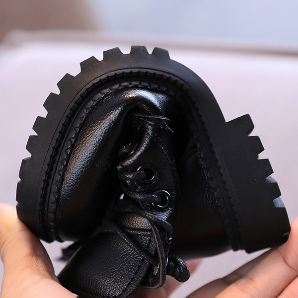 Дамски боти с камъни и връзки