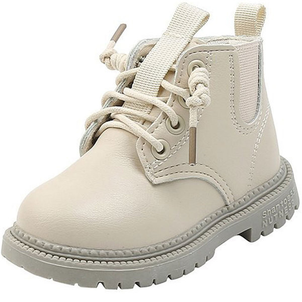 Детски боти с връзки и равна подметка в черен и бял цвят 