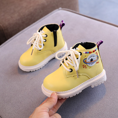 Детски боти от еко кожа с апликация и груба подметка