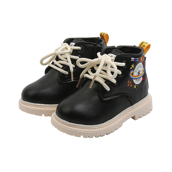 Детски боти от еко кожа с апликация и груба подметка