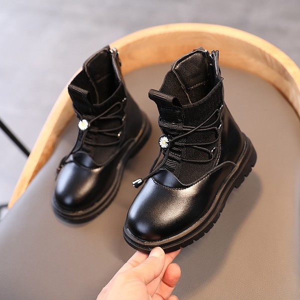 Детски кожени  боти с  ластични връзки