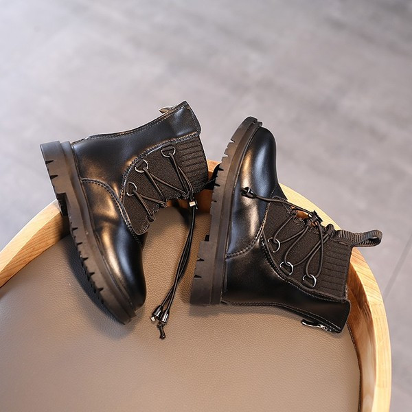 Детски кожени  боти с  ластични връзки