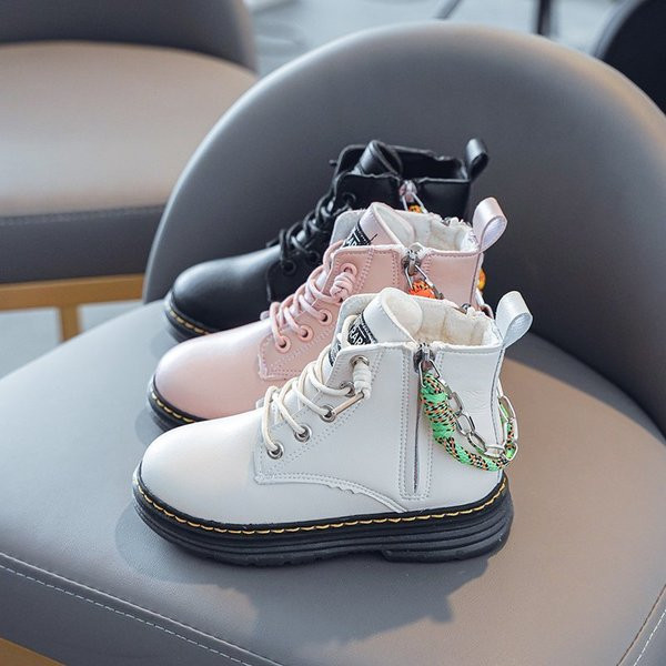 Детски ежедневни боти с връзки и равна подметка
