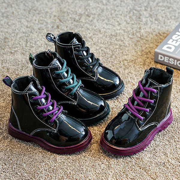 Детски боти подходящи за момичета с връзки и равна подметка