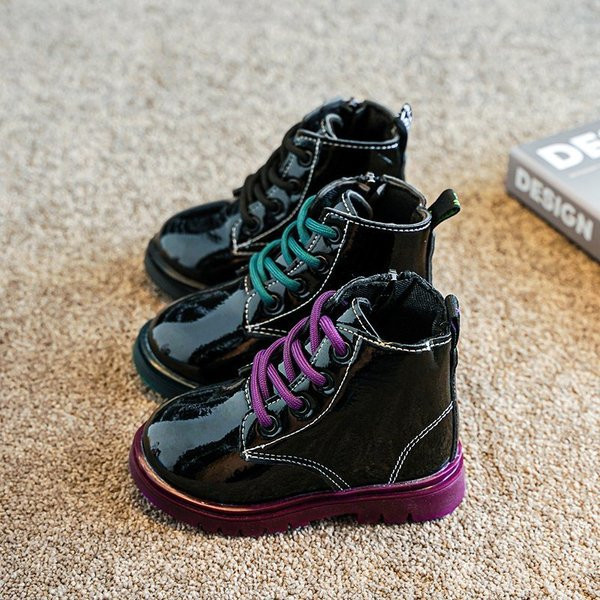 Детски боти подходящи за момичета с връзки и равна подметка