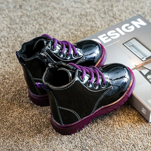 Детски боти подходящи за момичета с връзки и равна подметка