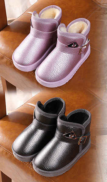 Модерни детски кожени ботуши с катарама