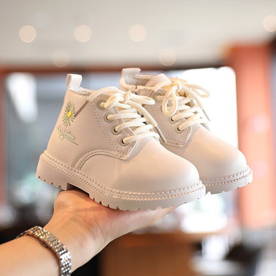 Детски боти с връзки и бродерия в бял и черен цвят