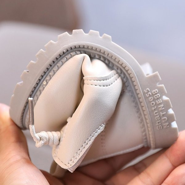 Детски ежедневни боти от еко кожа с мека подплата и връзки