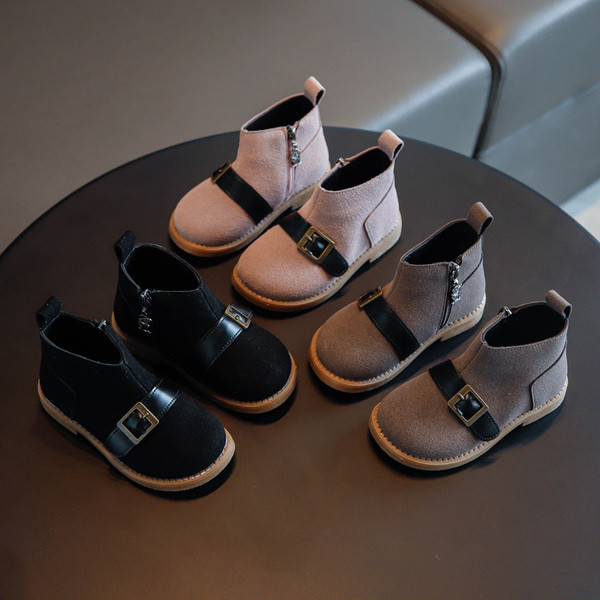 Пролетно-еенни детски боти от еко велур с цип и катарама