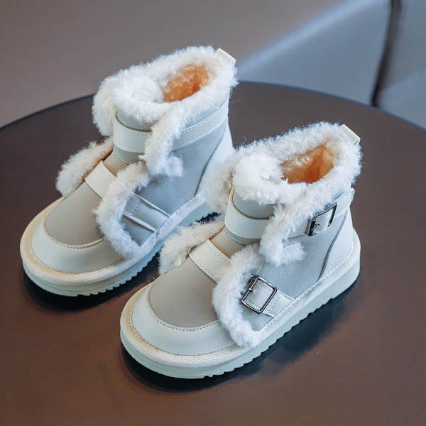 Нов модел детски боти с пух и катарами за момичета