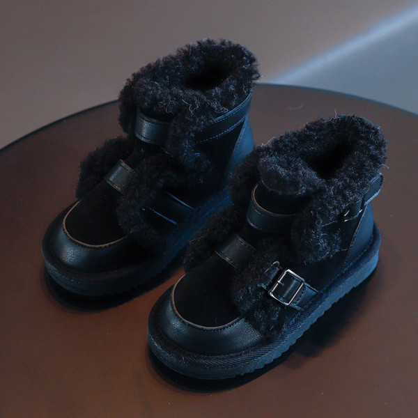 Нов модел детски боти с пух и катарами за момичета