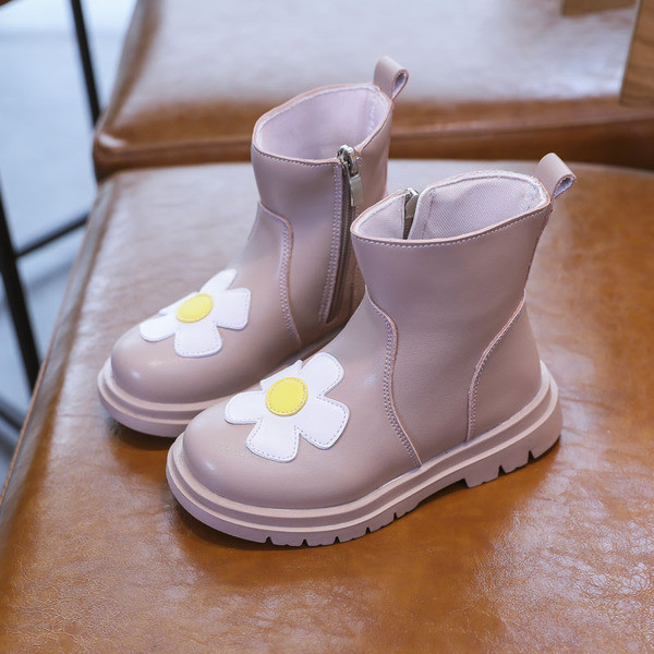 Детски боти с цип и апликация в три цвята 