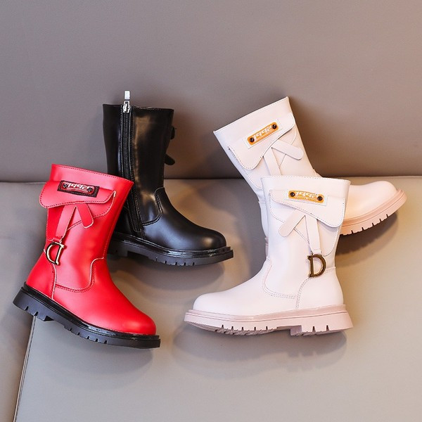 Модерни детски ботуши с цип и метална декорация