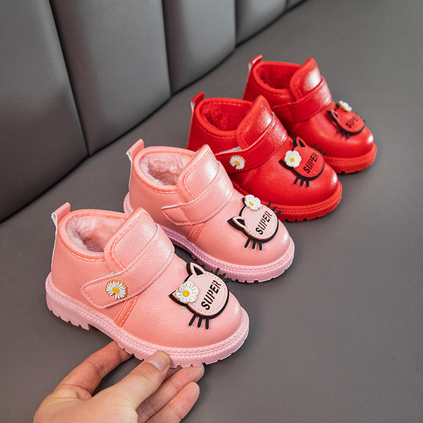 Нов модел детски боти с топла подплата и 3D елементи