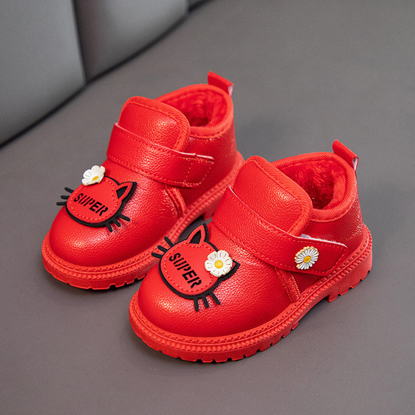 Нов модел детски боти с топла подплата и 3D елементи