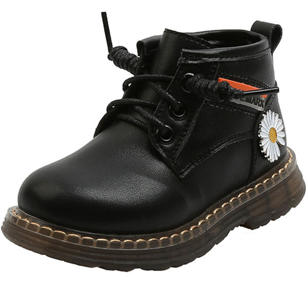 Детски боти с връзки и бродерия подходящи за момичета