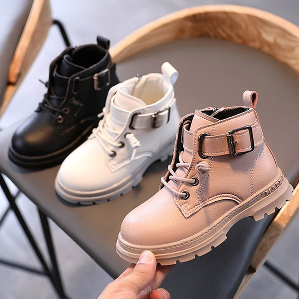 Детски боти с връзки и катарама с равна подметка - подходящи за деца 