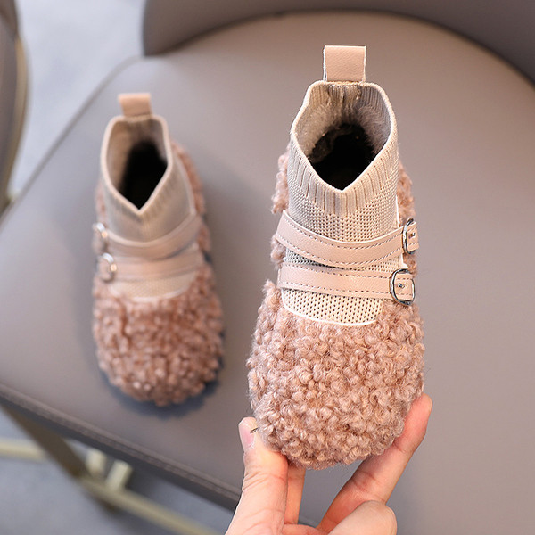 Детски боти с пух и катарама - за момичета