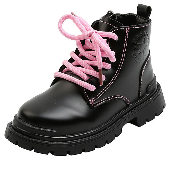 Детски боти с връзки и равна подметка в черен цвят