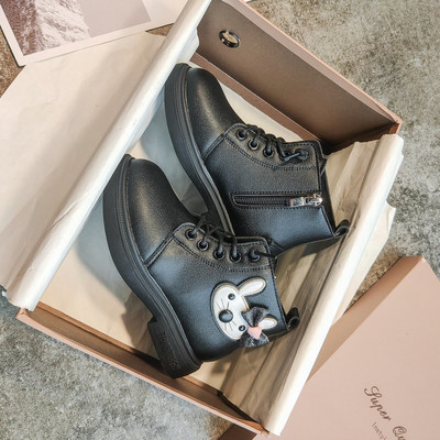 Актуални детски боти с връзки и 3D елементи за момичета