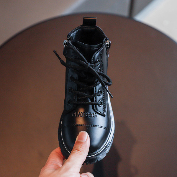 Детски боти тип кубинки с връзки в черен цвят