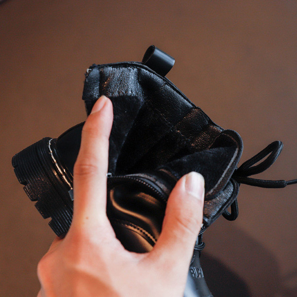 Детски боти тип кубинки с връзки в черен цвят