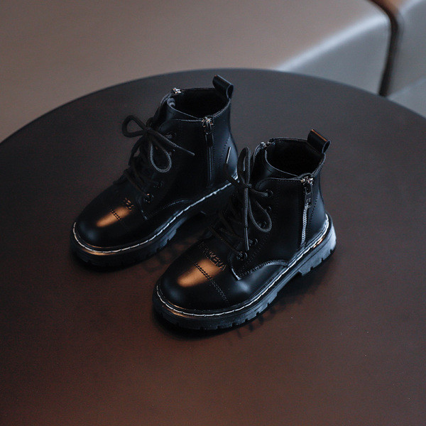 Детски боти тип кубинки с връзки в черен цвят