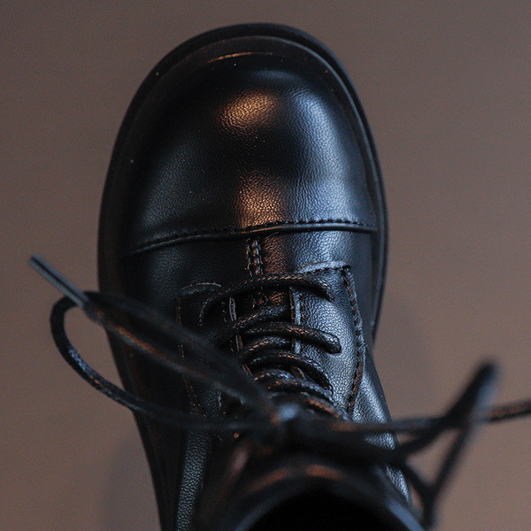 Детски ботуши от еко кожа с връзки подходящи за момичета