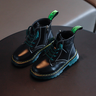 Модерни кожени боти с цветни връзки за момичета