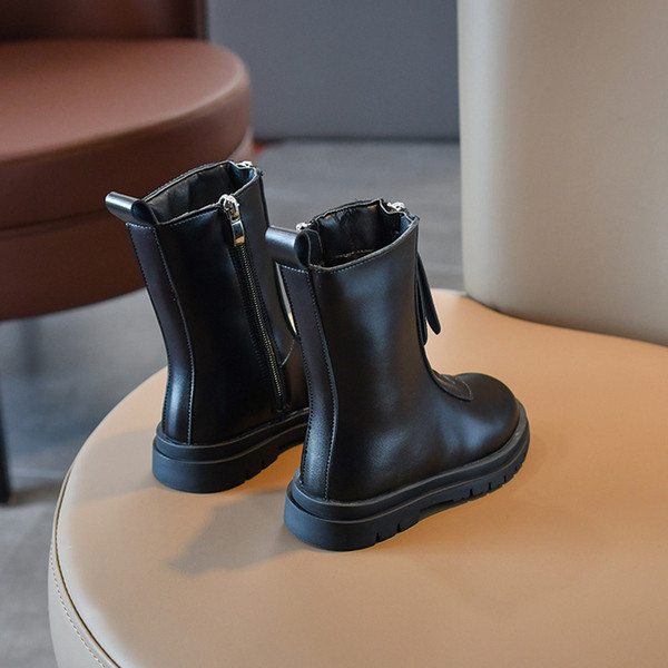 Черни детски боти от еко кожа с равна подметка и цип