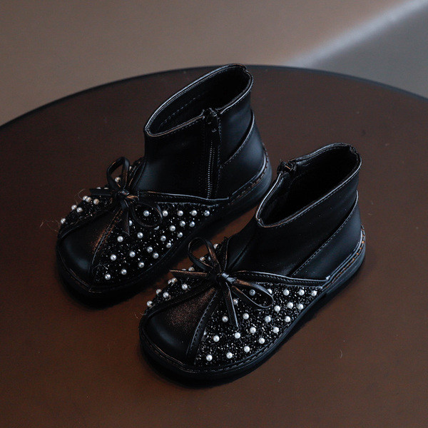 Детски боти с лъскав ефект и перли