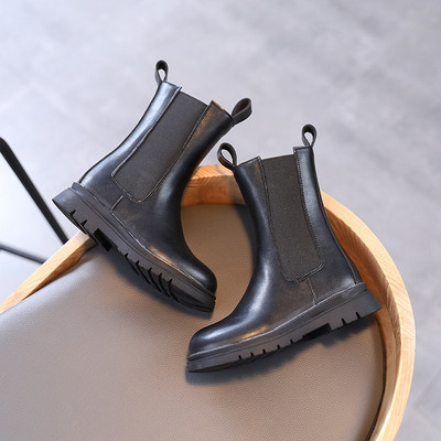 Детски ботуши в черен цвят от еко кожа