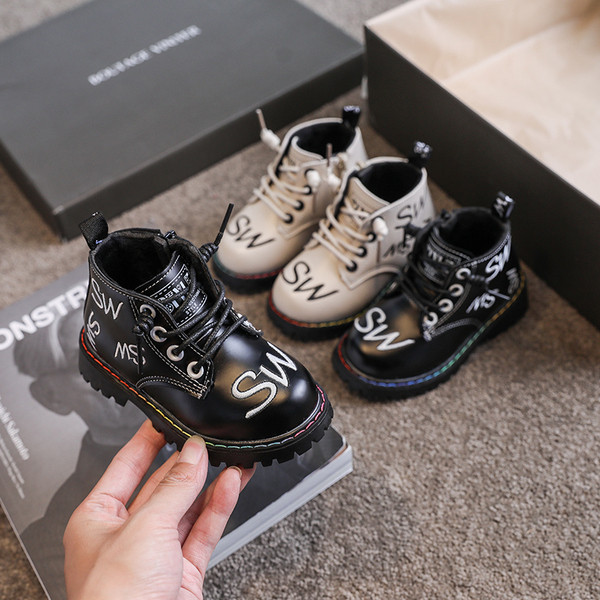 Ежедневни детски боти с надписи и връзки 