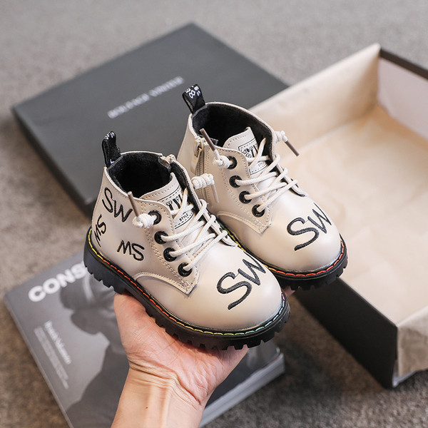 Ежедневни детски боти с надписи и връзки 