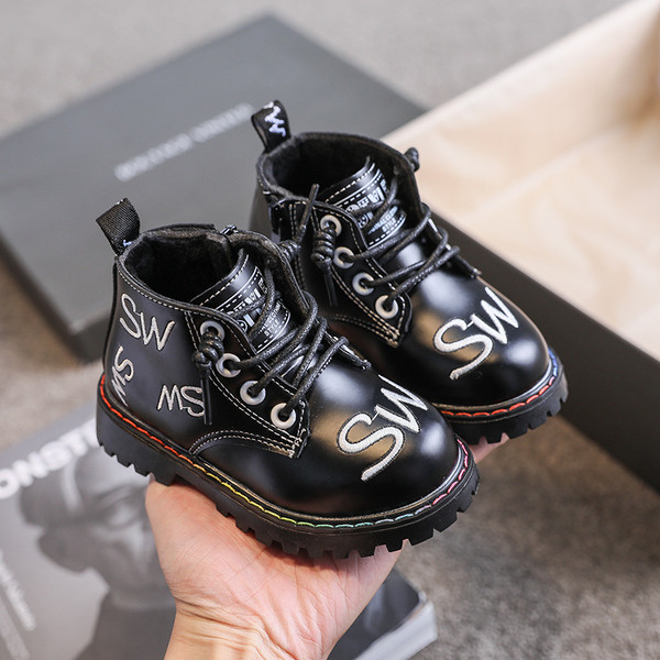 Ежедневни детски боти с надписи и връзки 