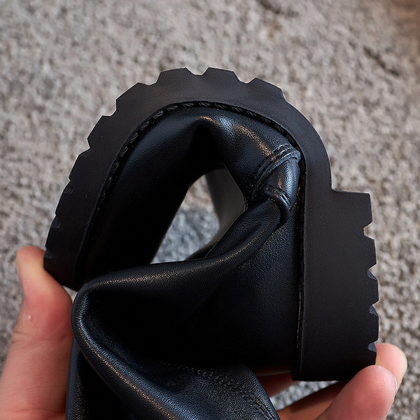 Дълги детски ботуши от еко кожа в черен цвят