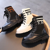 Παιδικές μπότες με κορδόνια και επίπεδη σόλα κατάλληλη για κορίτσια