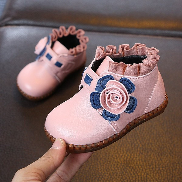 Παιδικές μπότες από οικολογικό δέρμα με βολάν και λουλούδι