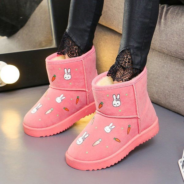 Casual παιδικές μπότες με κέντημα και επίπεδη σόλα